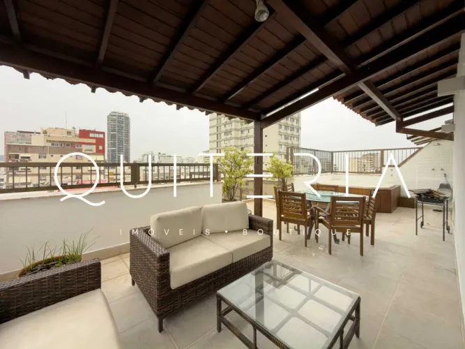 Cobertura duplex mobiliada para locação no Leblon, com 4 suítes, 2 vagas e portaria 24 hor