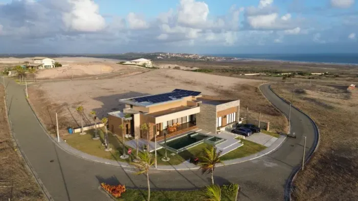 Casa com quatro suítes no condomínio Aquiraz Riviera - 640m²