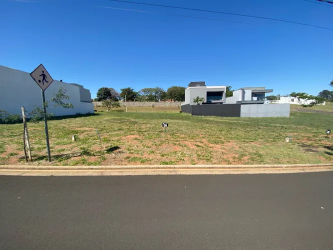 Lote PLANO na parte alta - Condominio Damha