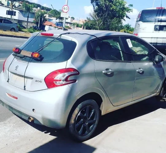 Sucata Peugeot 208 1.5 2015 Para Retirada De Peças 