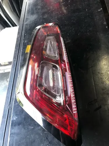 Lanterna Traseira Esquerda Fiat Punto 2013 2014 2015 A 2017