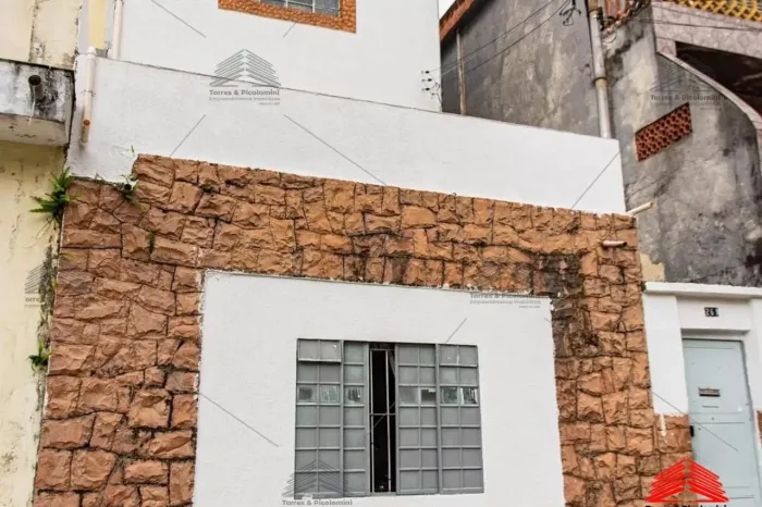 Casa a venda de 200 m² no Cambuci, 3 dormitórios, 2 banheiros, lavanderia, área de serviço