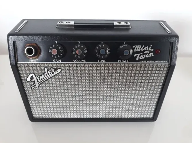 Amplificador Fender Mini Twin. Vendo