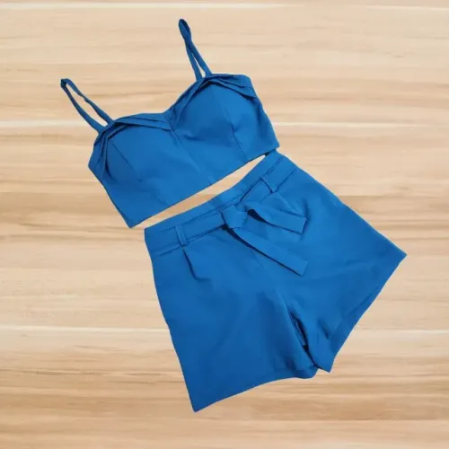 Conjunto alfaiataria cropped alcinha com bojo e short
