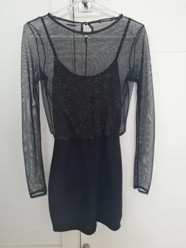 Vestido Preto com Detalhes em Glitter