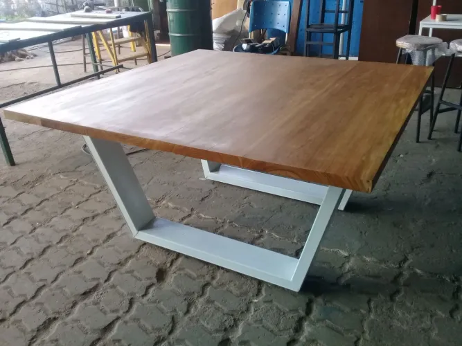 Mesa, 1,50 x 1,50x78cm, 6 cm espessura. Nova, estilo industrial