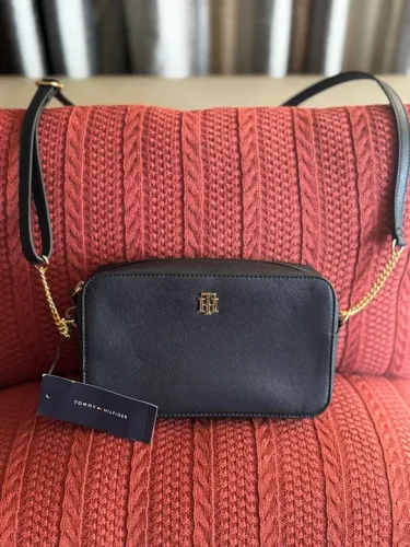 Bolsa Tommy Hilfiger Preta - Nova