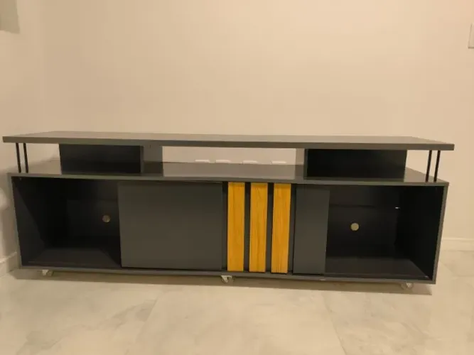 Rack com porta de correr