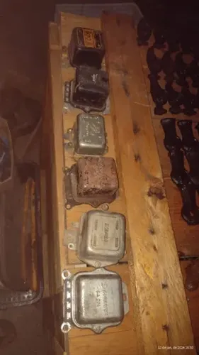 Reguladores de voltagem c10