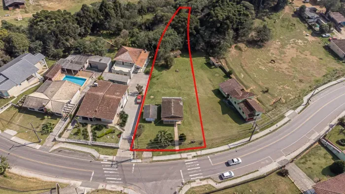 Terreno com 1.727m2 no Ferraria