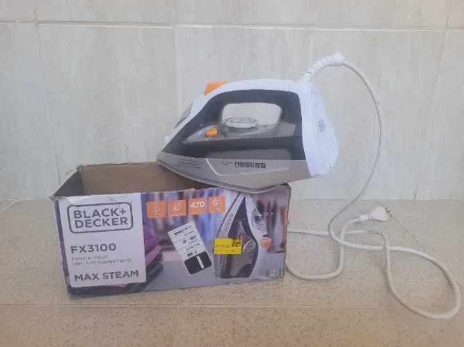 Ferro de passar a vapor Black+Decker FX3100 cor cinza com base antiaderente