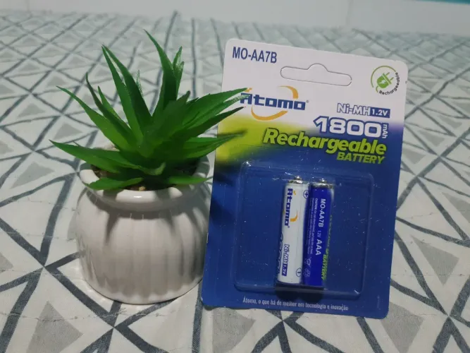Pilhas e Baterias Recarregáveis AAA 1800mAh ou AA 3800mAh