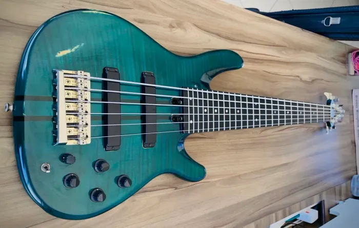 Baixo YAMAHA TRB 6P JAPAN 