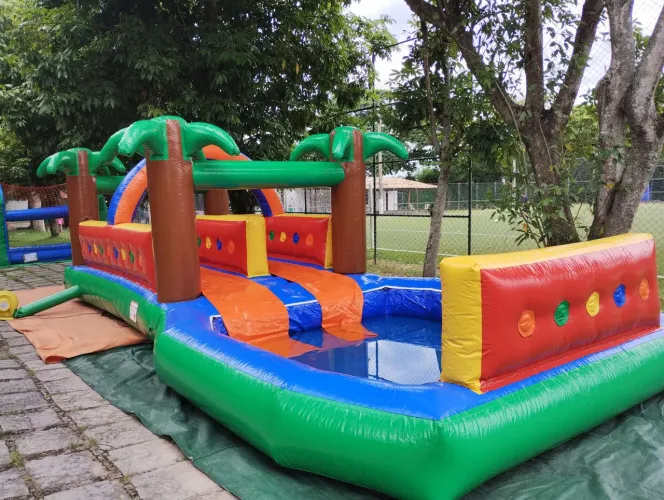 Toboga slide , Radical Slide, Futebol sabão