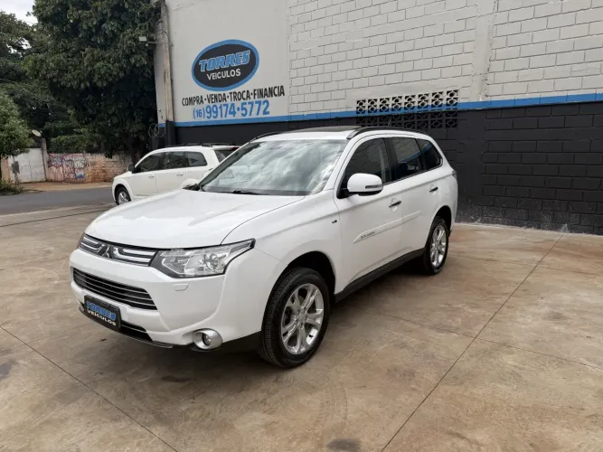 Mitsubishi Outlander 3.0/ GT 3.0 V6 Aut. 2014
