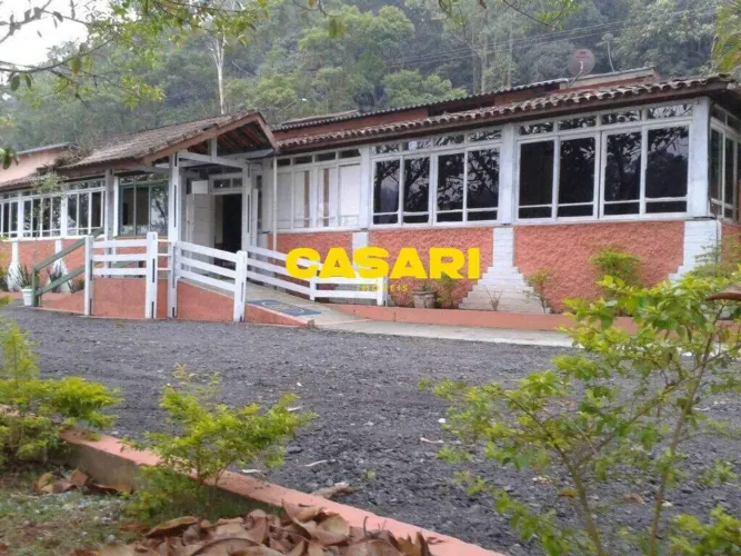 Terreno à venda de 8.161 m² com salão, marina e restaurante no Riacho Grande - São Bernard
