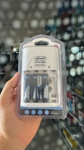 4 Pilha Recarregável AAA e Carregador