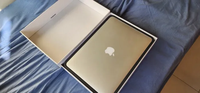 Macbook Pro i5 8gb RAM SSD 1tb