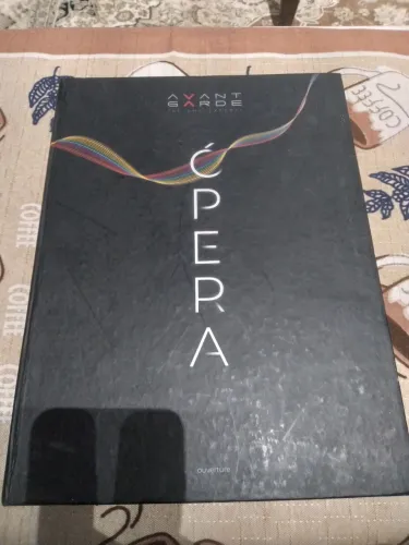Livro Avant Garde Opera