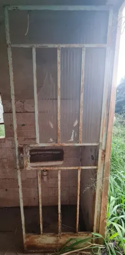 Porta de ferro com Vidro para Área Externa