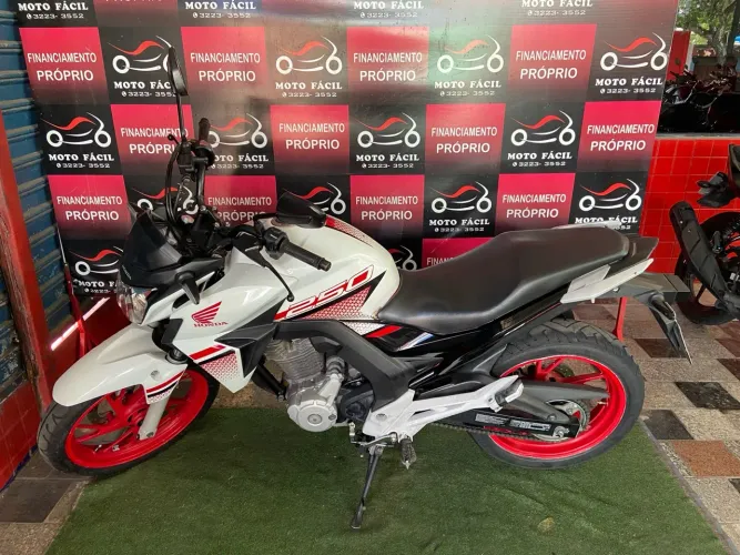 CB TWISTER 250/2022 Moto fácil 