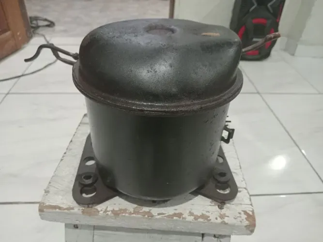 Vendo compressor de geladeira