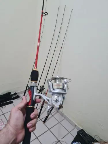Vara de pesca e molinete