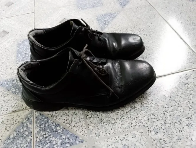SAPATOS PRETOS