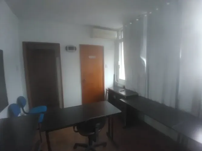 Mesa de escritório preta