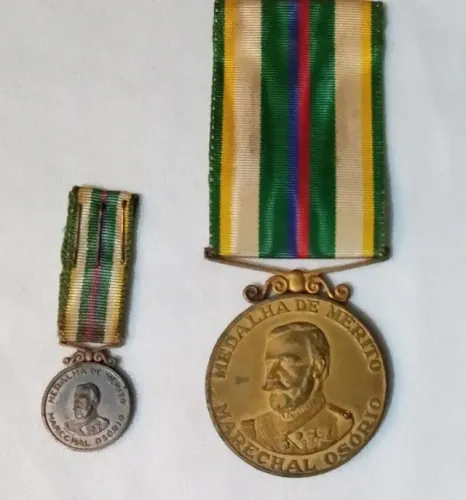 Antiga medalha de Mérito Marechal Osório "O Legendário".