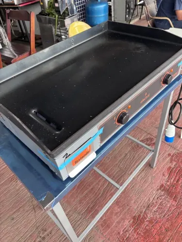 Chapa Elétrica para Lanches 5600W