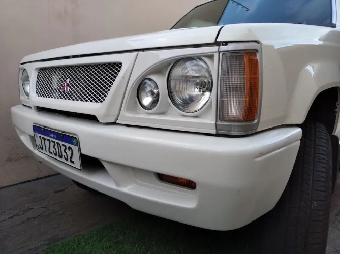 MITSUBISHI L200 2.5 GL 4X4 original .