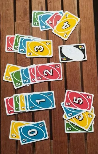 Cartas do jogo UNO - 60 Cartas.