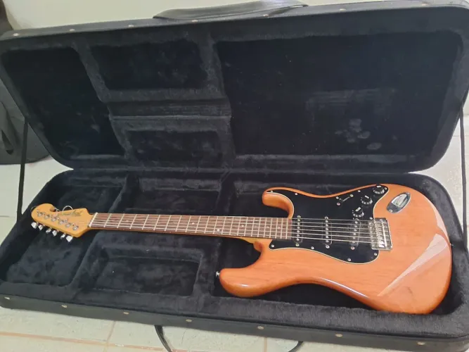 Guitarra Strato Tagima T-735 PLUS 