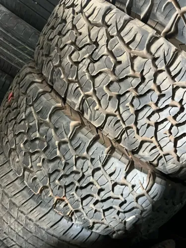 Pneu 265/65/18 BF Goodrich  90 % Vida util