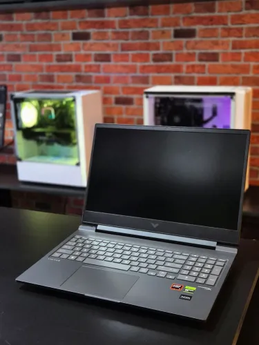 Notebook Gamer HP Victus - RTX 4070 / R7 8845HS
