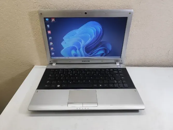 Notebook Samsung DualCore, 4GB ram, SSD Novo 128GB. Bom estado. Bateria viciada 