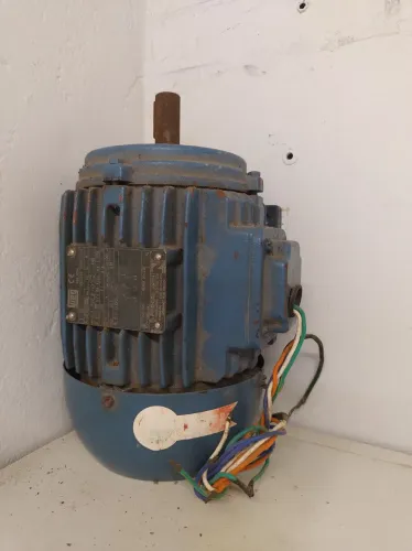 Motor Weg 1,5 CV trifásico