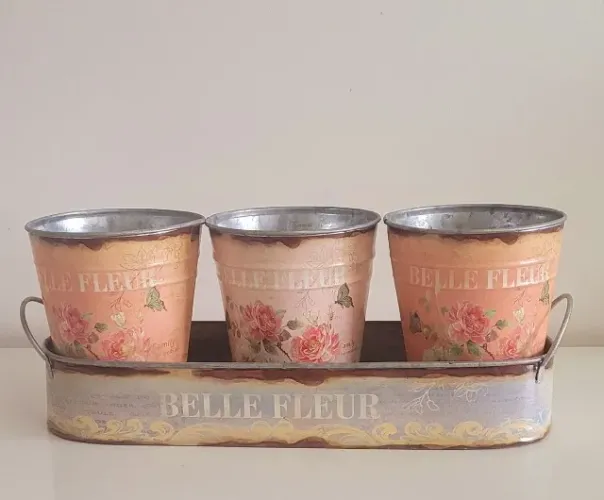 Trio de Vasos Decorativos c/Bandeja de Metal 