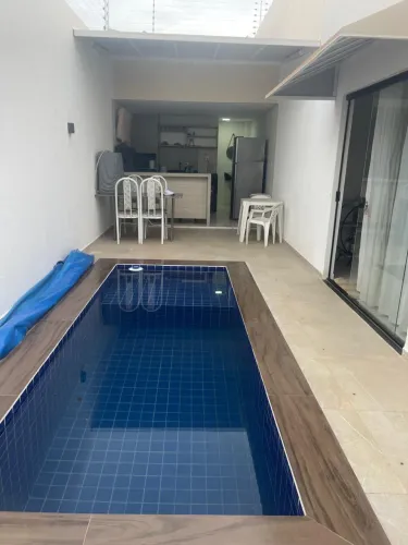 Casa à venda - Monte Castelo - 3 quartos - piscina 