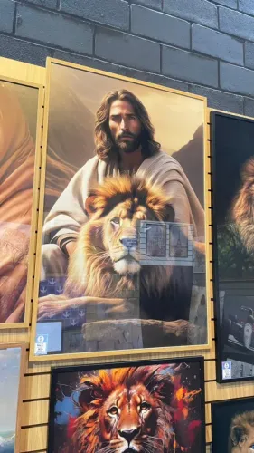 Quadro decorativos de Jesus com o Leão