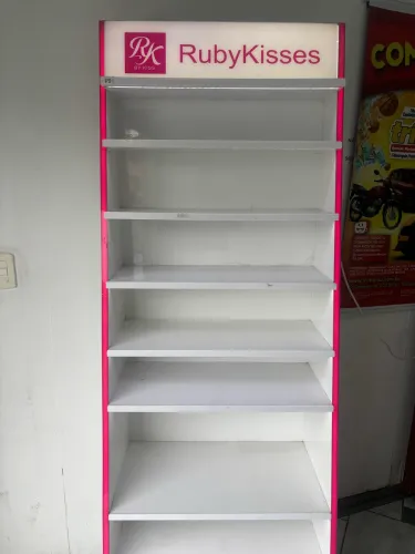 Expositor de maquiagens 