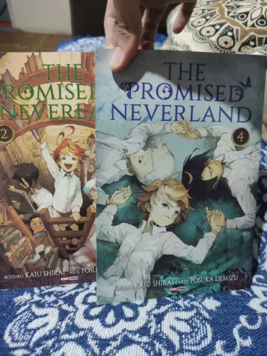 The Promised Neverland - Volumes 2 e 4 Vendidos separados