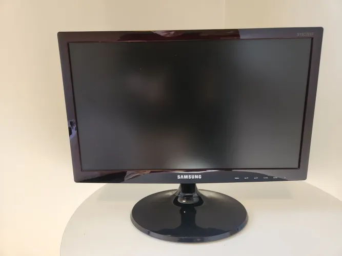 Monitor Samsung S19C301F