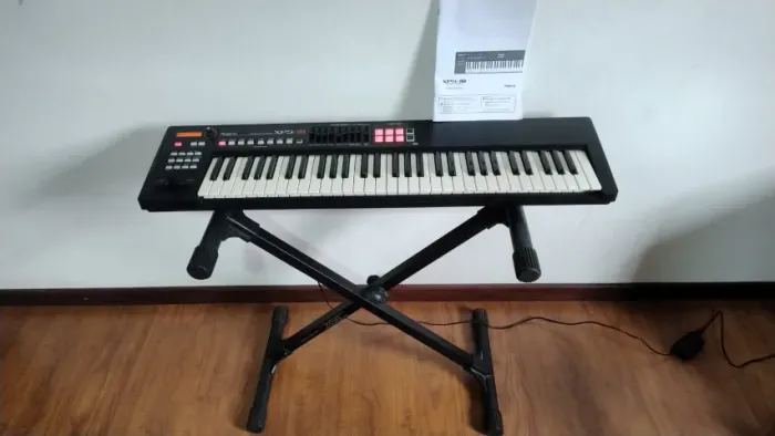 Teclado Roland XPS-10 - Impecável, com Manual e suporte