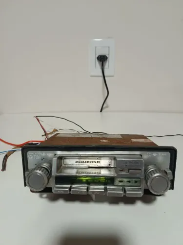 Rádio Roadstar RS-2500GPX Leia descrição 
