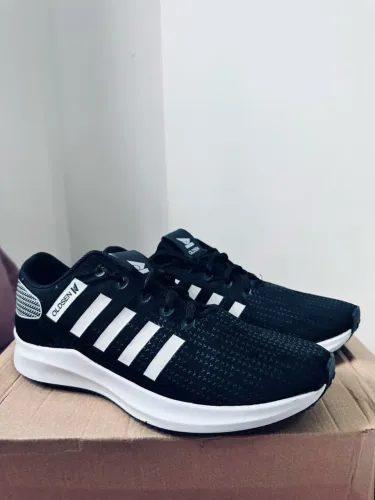 Tênis Preto e Branco 