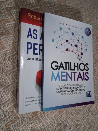 Kit de livros - Gatilhos Mentais e As Armas da Persuasão