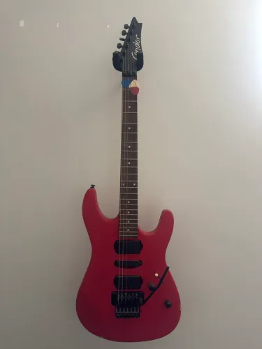 Guitarra Condor