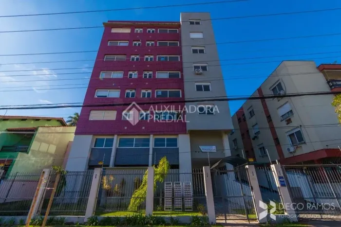 Apartamento 1 quarto mobiliado com churrasqueira e garagem dupla, a venda em Porto Alegre